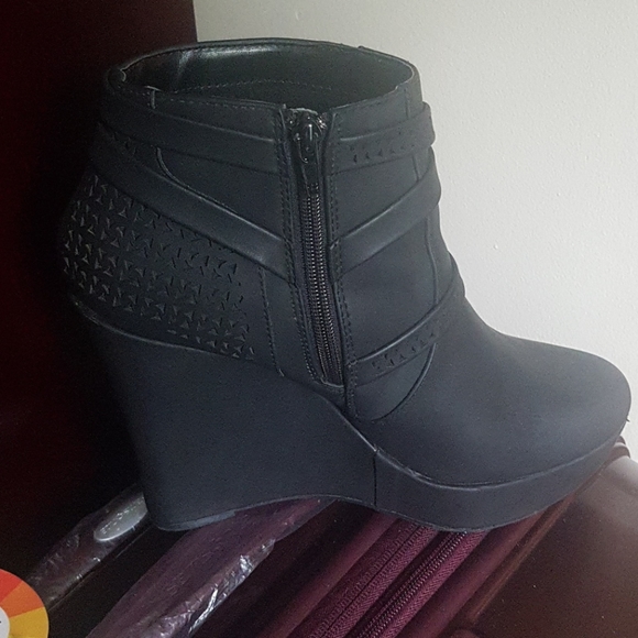 Booties - Picture 6 of 11